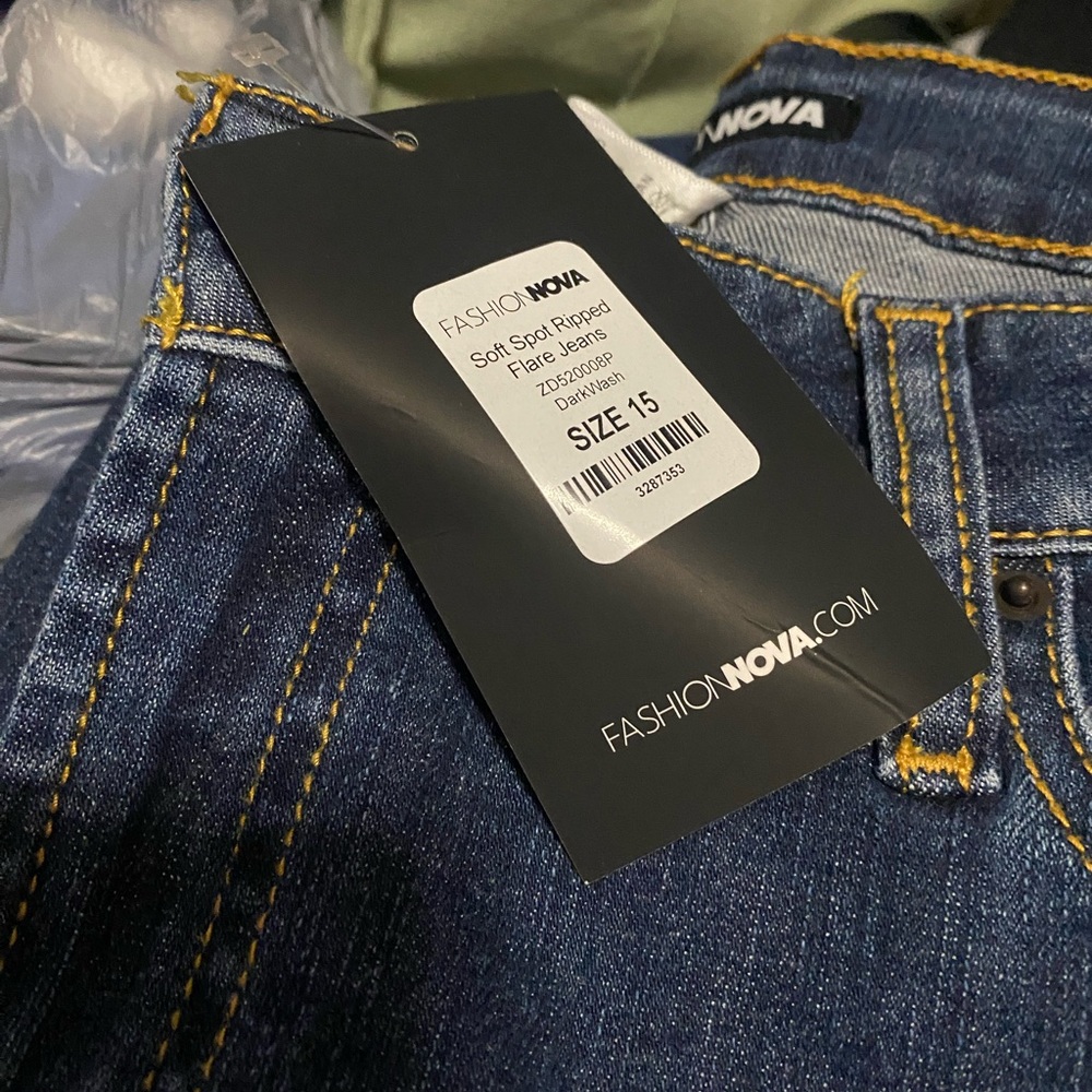 Brand new Fashion Nova wide leg bell-bottom jeans